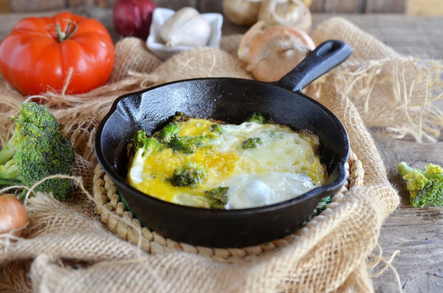 Брокколі з яйцем на сковороді рецепт з фото покроково і відео 