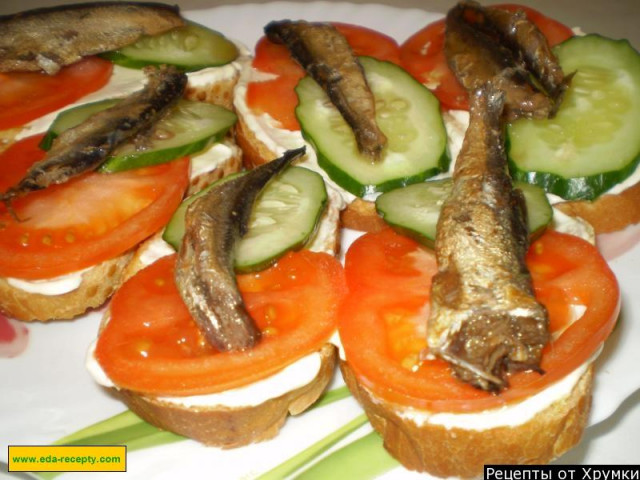 Бутерброди з майонезом шпротами помідором і огірком рецепт з фото покроково 