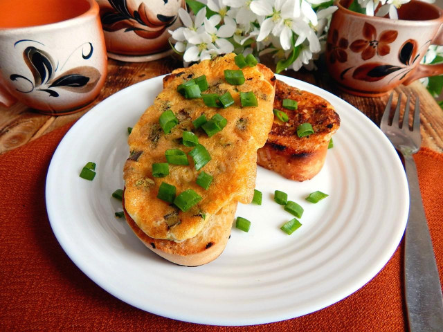 Бутерброди з яйцем і сиром на сковороді рецепт з фото покроково 
