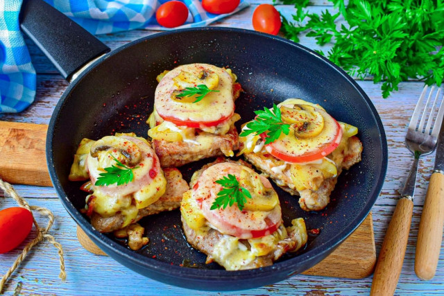 М'ясо по французьки на сковороді з картоплею свинина рецепт з фото покроково і відео 