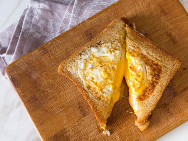 Хліб з сиром і яйцем рецепт з фото 