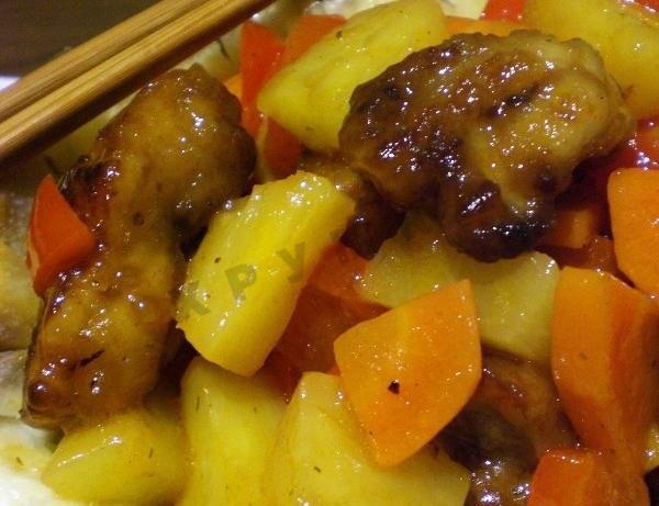 Курка з ананасами в кисло-солодкому соусі рецепт з фото покроково 