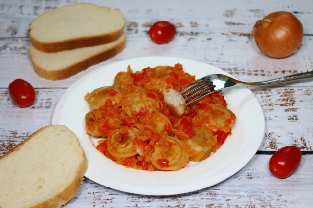 Пельмені з помідорами на сковороді рецепт з фото 