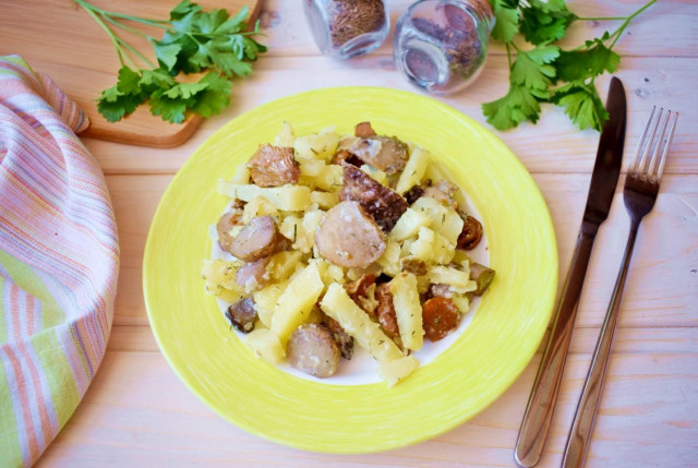 Картопля з грибами на сковороді зі сметаною рецепт з фото покроково 