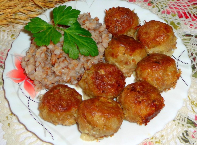 Фрикадельки з рисом в духовці з соусом на сметані і борошні рецепт з фото покроково 