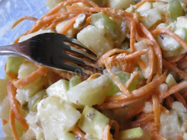 Салат із селери стеблового з яблуком, йогуртом і морквою рецепт з фото покроково 