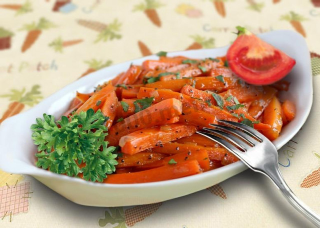 Морква тушкована з помідорами і цибулею рецепт з фото 