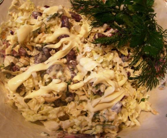 Квасолевий салат з копченим сиром рецепт з фото 