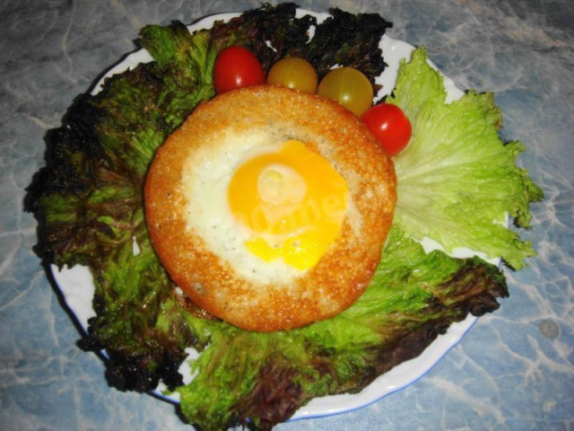 Яєчня Смак в скибочці хліба рецепт з фото покроково 