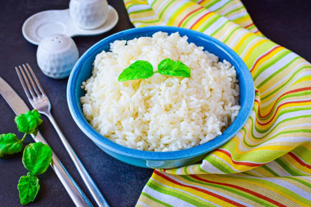 Відварений рис на воді розсипчастий рецепт з фото покроково 