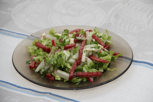 Легкий салат галявина з ковбасою рецепт з фото покроково 