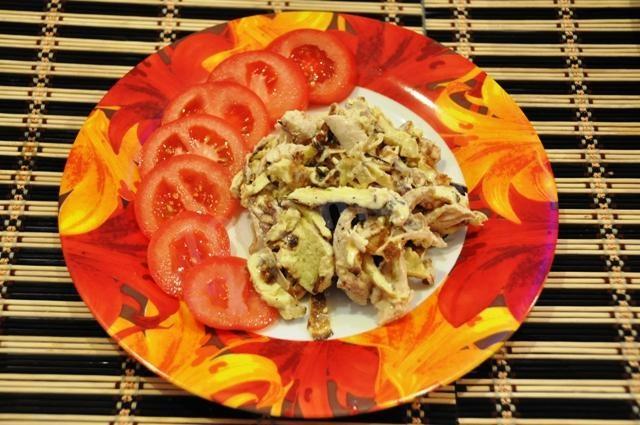 Салат з омлетом і копченою куркою і майонезом рецепт з фото покроково 