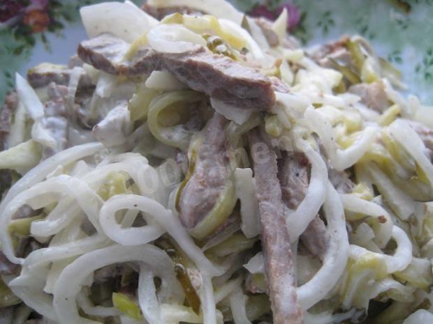 Салат з яловичини і свинини Празький рецепт з фото 