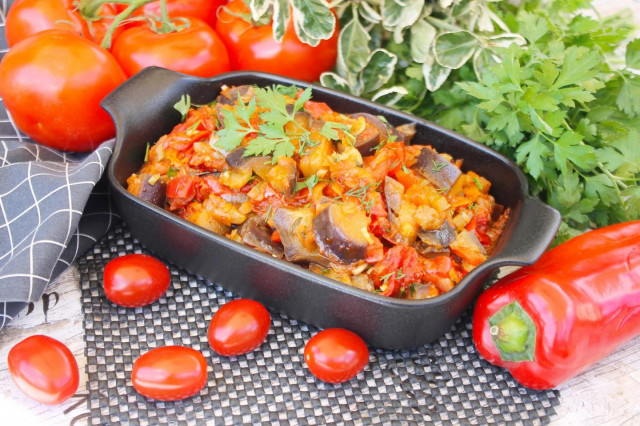 Баклажани з болгарським перцем і помідорами тушковані рецепт з фото покроково і відео 