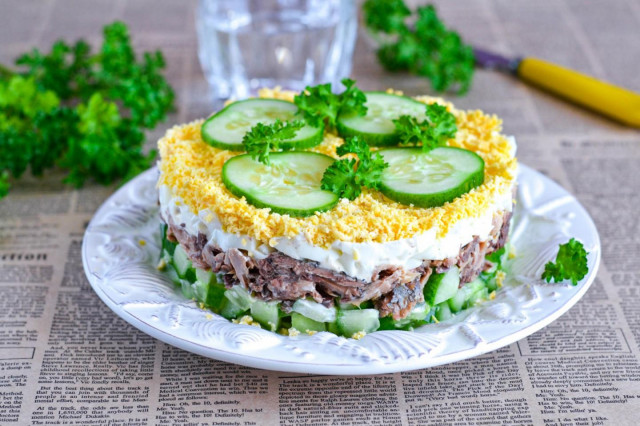 Салат з тунцем огірком яйцем рецепт з фото покроково і відео 