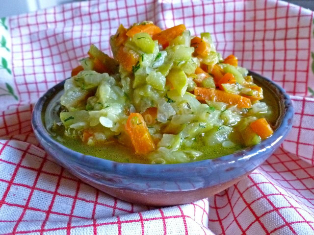 Кабачки тушковані в каструлі з морквою рецепт з фото покроково 