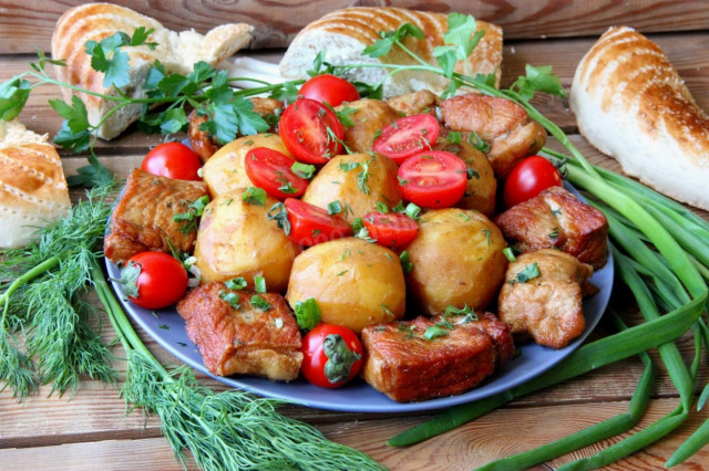 Картопля з м'ясом в Казані рецепт з фото покроково 