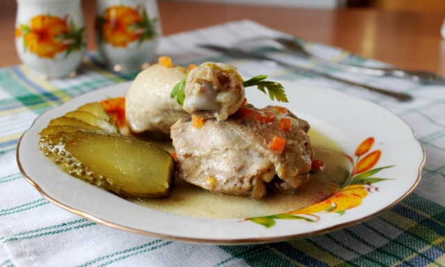 Курячі стегенця в сметанному соусі на сковороді рецепт з фото покроково 