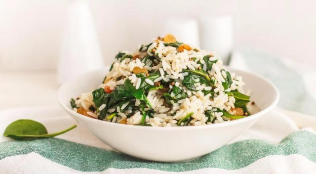 Рис зі шпинатом і родзинками рецепт з фото 