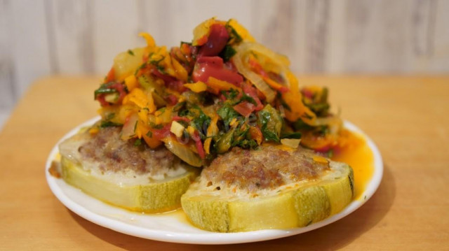 Кабачки фаршировані по-середземноморськи з овочевим соусом рецепт з фото покроково і відео 