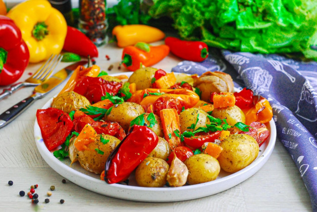 Картопля з овочами в духовці рецепт з фото покроково 