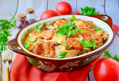 Курица под шубой в духовке с картошкой и грибами