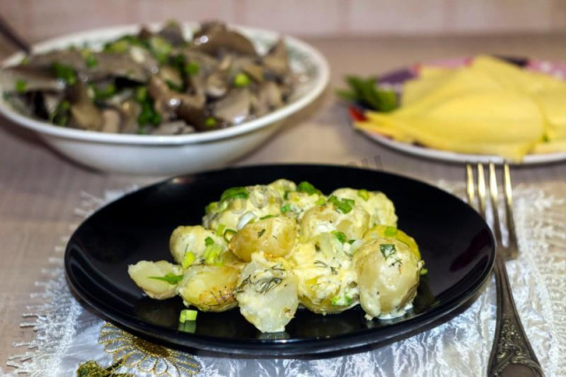 Картопля в часниковому соусі запечена в духовці рецепт з фото покроково і відео 