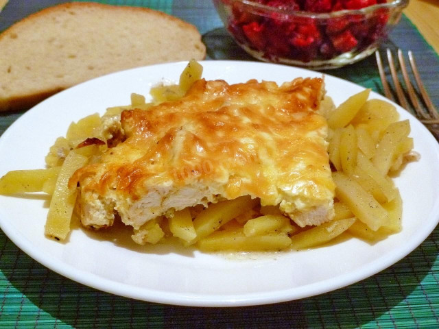 Картопля з філе курки в духовці рецепт з фото 