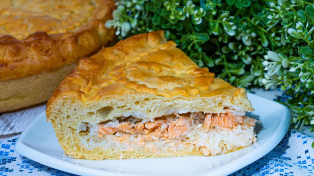 Рибний пиріг з фореллю з дріжджового тіста в духовці рецепт з фото покроково і відео 