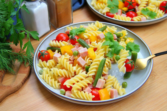 Італійський салат з макаронами і шинкою рецепт з фото покроково і відео 