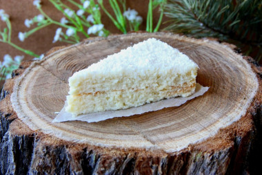 Торт со сливочно-сырным кремом и кокосовой стружкой