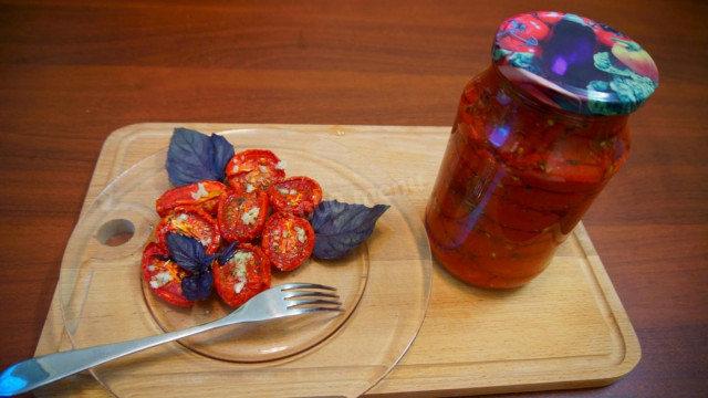 В'ялені томати простіше не буває в духовці на зиму рецепт з фото покроково і відео 