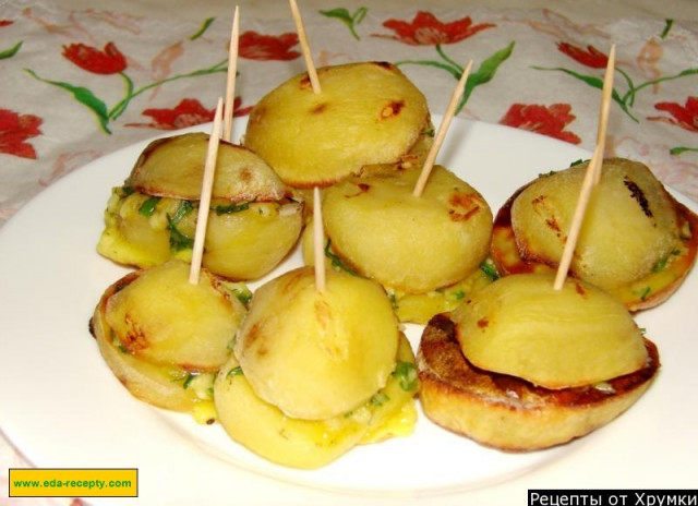 Молода картопля запечена в духовці рецепт з фото покроково 