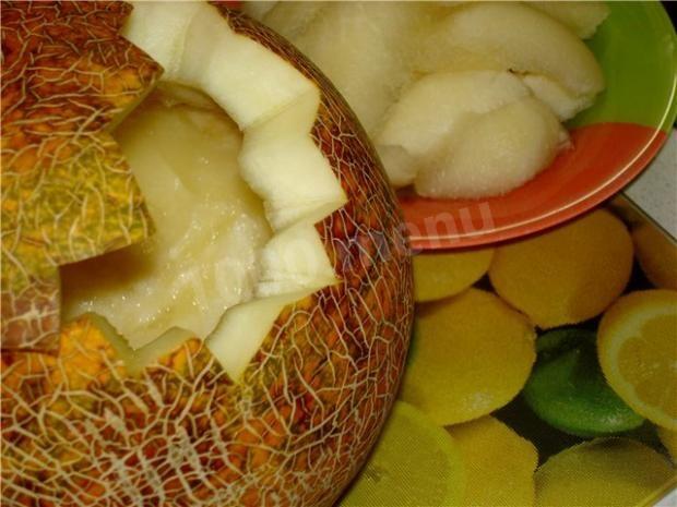 Курка з картоплею в дині, запечена в духовці по-узбецьки рецепт з фото 