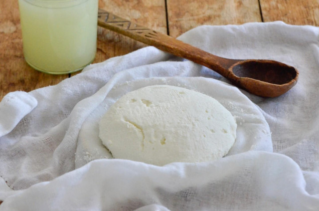 Сир з кислого молока домашній рецепт з фото покроково і відео 
