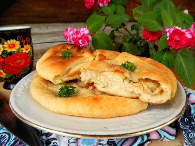 Осетинський пиріг з картоплею і сиром і 15 схожих рецептів: фото, калорійність, відгуки 