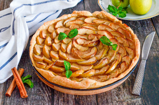 Листковий пиріг з яблуками в духовці і 15 схожих рецептів: відео, фото, калорійність, відгуки 