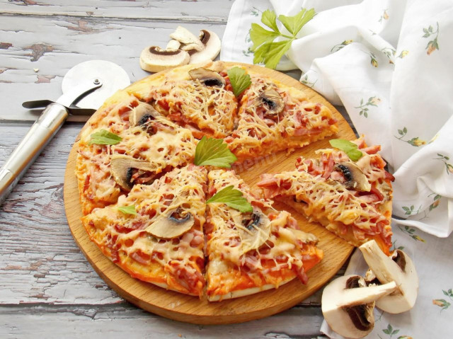 Піца з ковбасою грибами і сиром рецепт з фото покроково і відео 