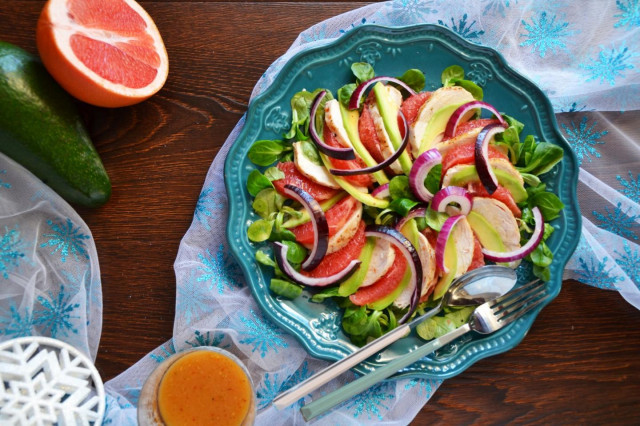 Салат з грейпфрутом куркою і авокадо рецепт з фото покроково і відео 