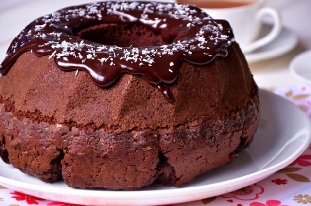 Вологий Шоколадний торт рецепт з фото покроково 