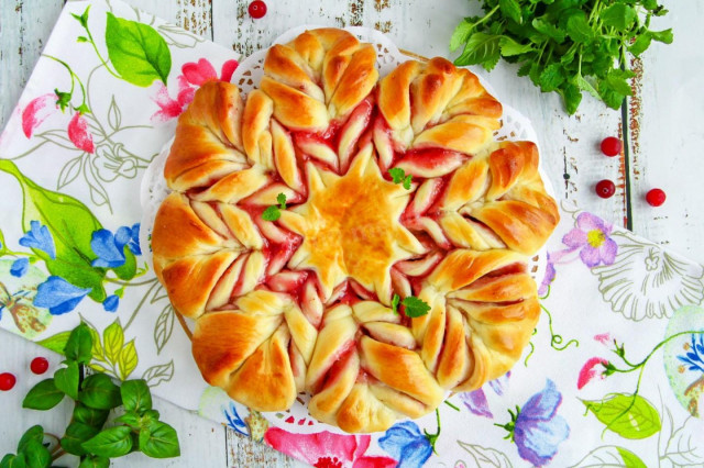 Пиріг квітка з дріжджового тіста рецепт з фото покроково 