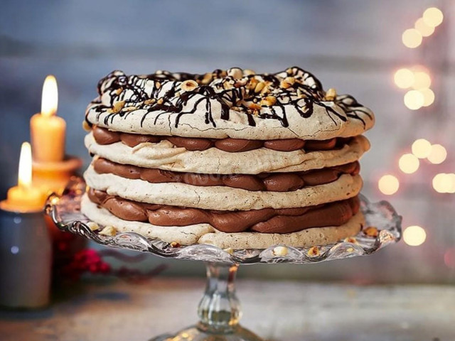 Торт з безе і горіхами рецепт з фото 