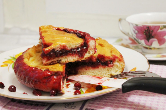 Дріжджовий пиріг з брусницею рецепт з фото покроково 