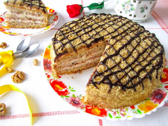 Торт бісквітний з горіхами рецепт з фото 