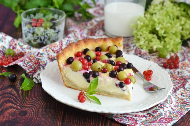 Пиріг сметанник з ягодами рецепт з фото покроково 