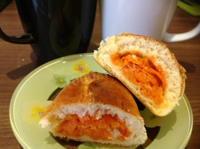 Солодкі прості дріжджові пиріжки з начинкою з моркви рецепт з фото покроково 
