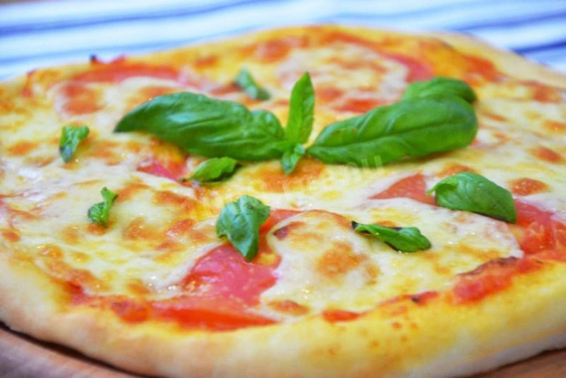 Пицца с томатным соусом без мяса и колбасы