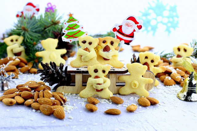Печиво Ведмедик з шишкою новорічне рецепт з фото покроково 