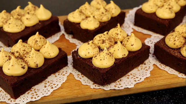 Шоколадний Брауні зі збитою карамеллю рецепт з фото покроково і відео 