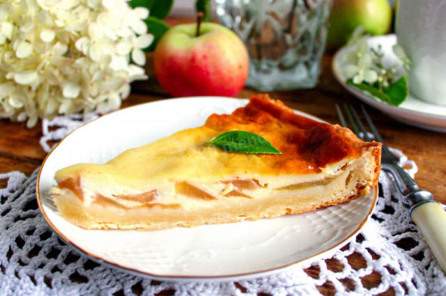 Яблучний пісочний пиріг зі сметанною заливкою рецепт з фото покроково 